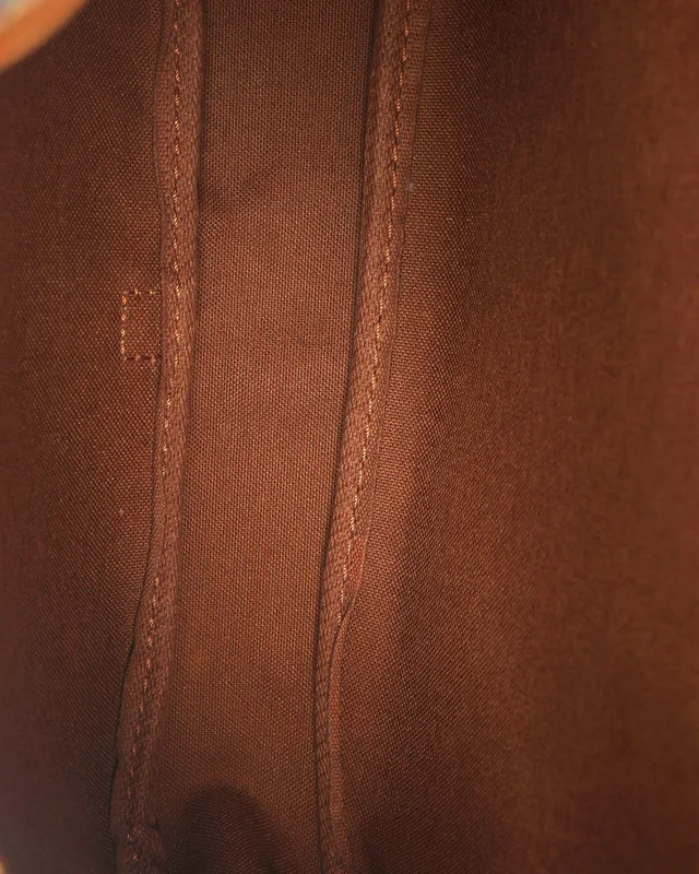 Louis Vuitton Monogram Saumur 30 Bag in Coated canvas from A Retro Tale, photo 6 of 9