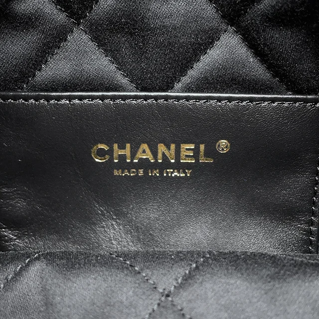 Chanel CHANEL22 BlackAS3980 Shiny Calf Leather Size Mini in Calfskin from GALLERY RARE, photo 16 of 17