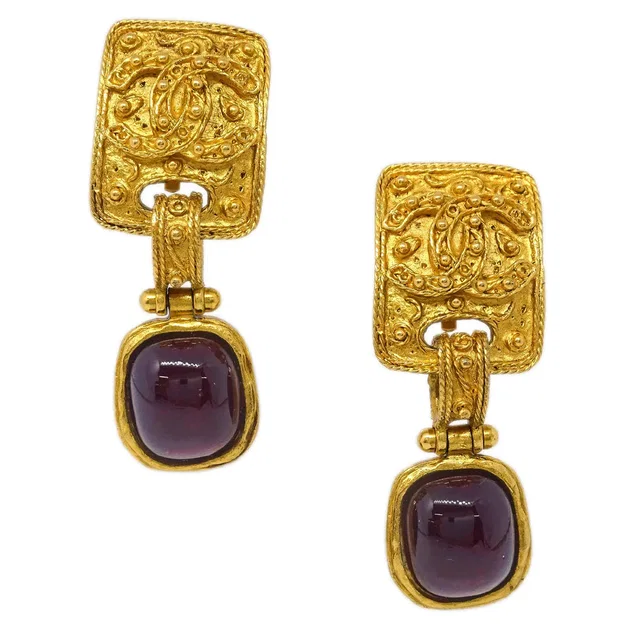 Chanel Gripoix Dangle Earrings Clip-On Gold 94A in Gold from AMORE Vintage Tokyo