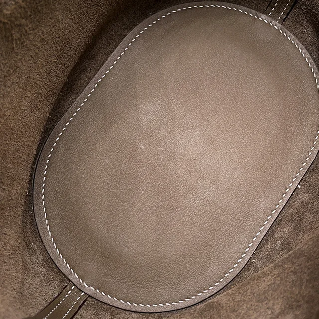 Hermès in-the-loop Tote Bag Etoupe Taurillon Clemence Swift Leather Size 18 in Taupe Clemence leather from GALLERY RARE, photo 8 of 15