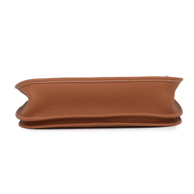 Hermès Evelyne3 Gold Taurillon Clemence Size PM in Gold Clemence leather from GALLERY RARE, photo 3 of 6