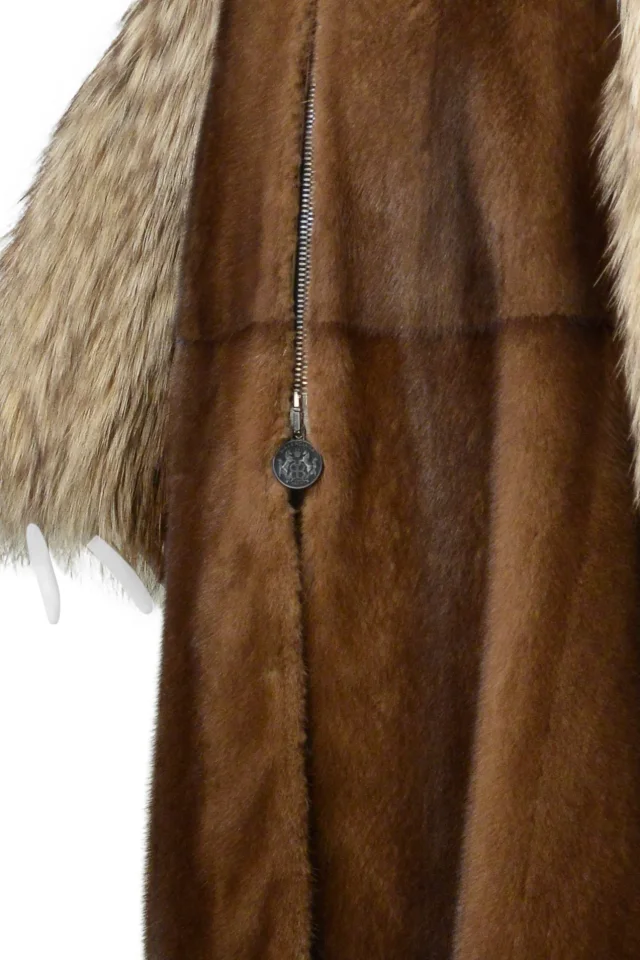 Balenciaga By Demna Gvasalia Mink & Fox Fur Coat With Detachable Collar 2016 in Silk from Resurrection Vintage, photo 9 of 14