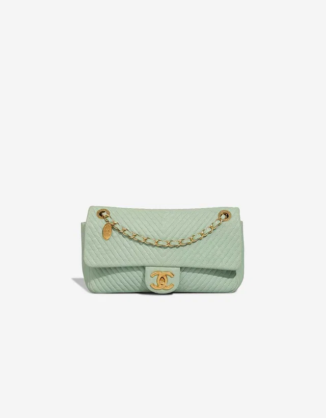 Chanel Flap Bag Chevron Medium Crinkled Calf Green in Green Calfskin from SACLÀB