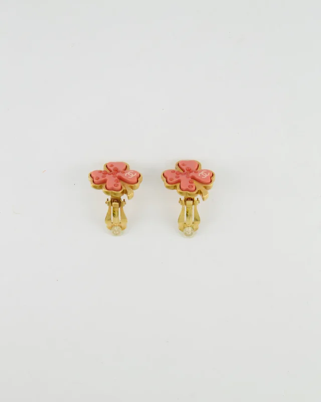 Chanel Vintage Brushed Gold and Pink Clover Clip On Earrings with CC Logo and Beads Details in Pink from Sellier, photo 5 of 8