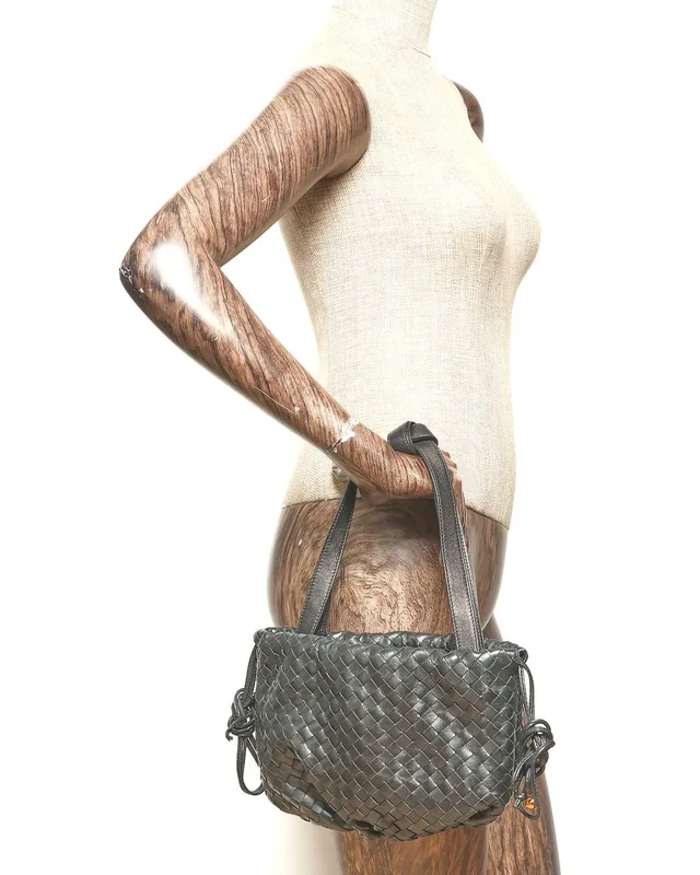 Bottega Veneta Intrecciato Small Bulb Bag in Woven leather from A Retro Tale, photo 7 of 7